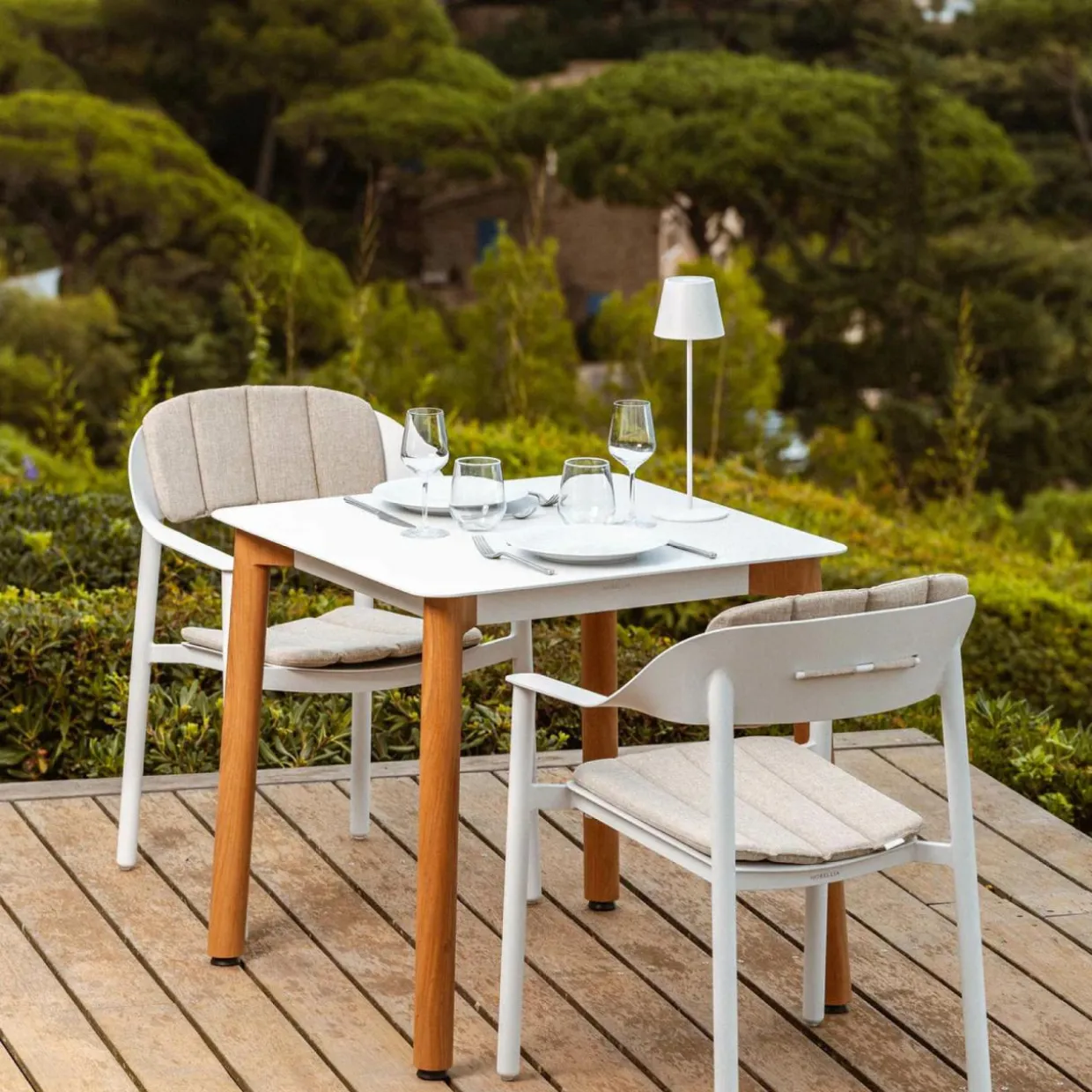 Table de jardin carrée en aluminium 2 places (76 x 76 cm) Monte Carlo Blanc
