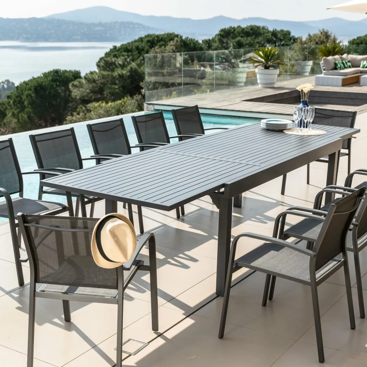 Table de jardin extensible aluminium 12 places (200/320 x 100 cm) Murano Gris anthracite