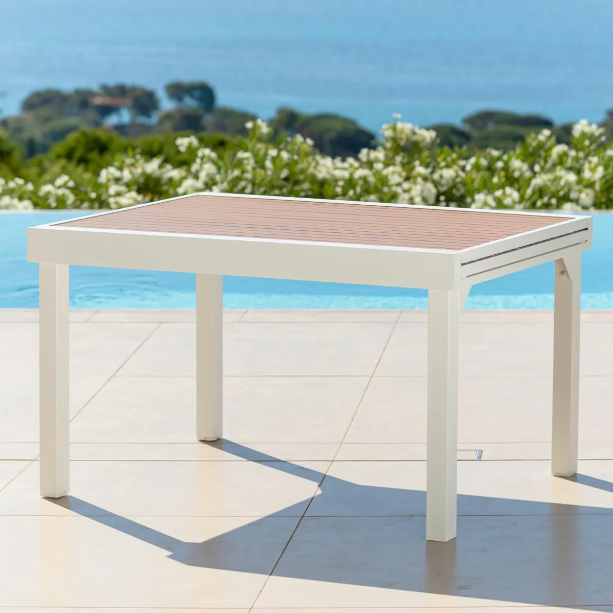 Table de jardin extensible en aluminium 10 places effet bois (135/270 x 90 cm) Murano Blanc