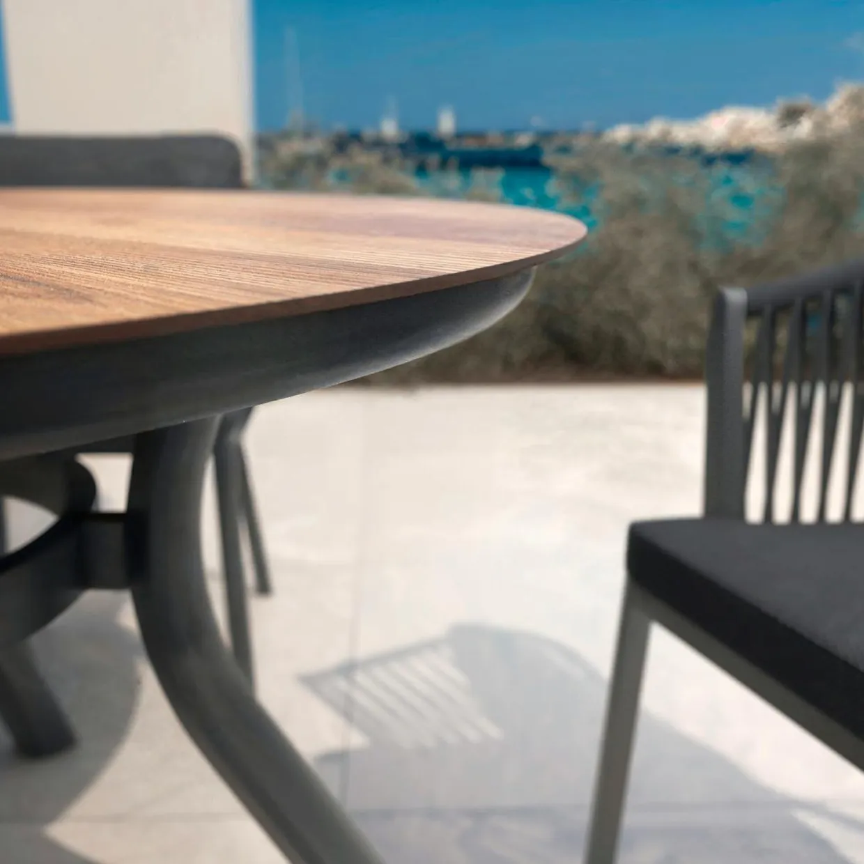 Table de jardin ronde en aluminium 6 places (D120 cm) Amalfi Gris anthracite