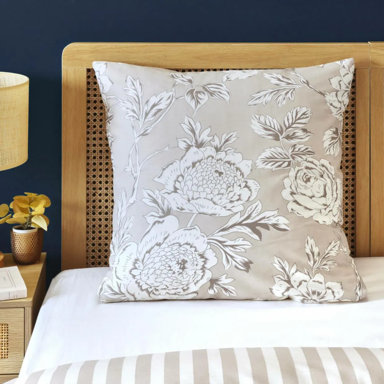 Taie d'oreiller carrée coton (63 x 63 cm) Lara Beige