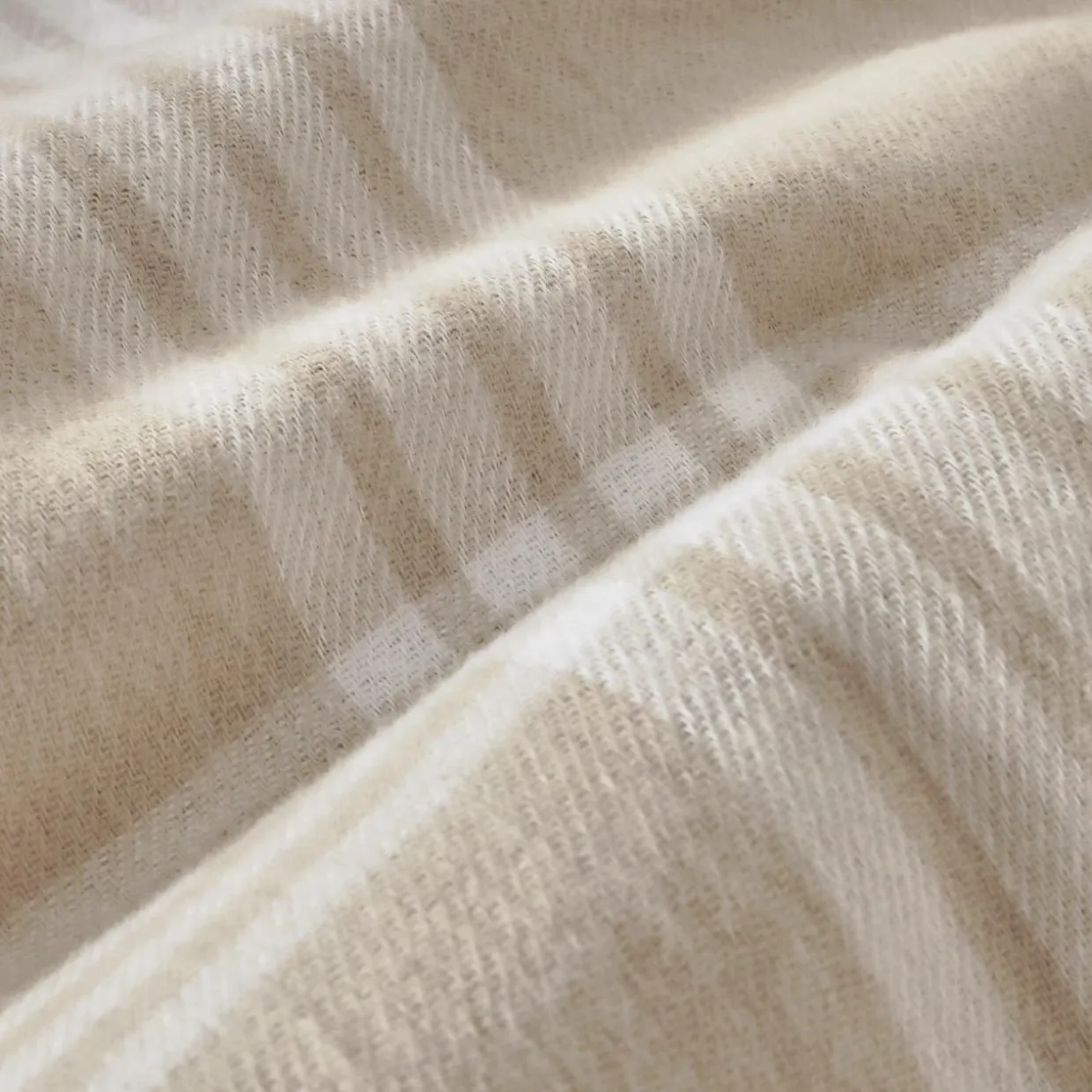 Taie d'oreiller carrée flanelle de coton (63 x 63 cm) Nina carreaux Beige