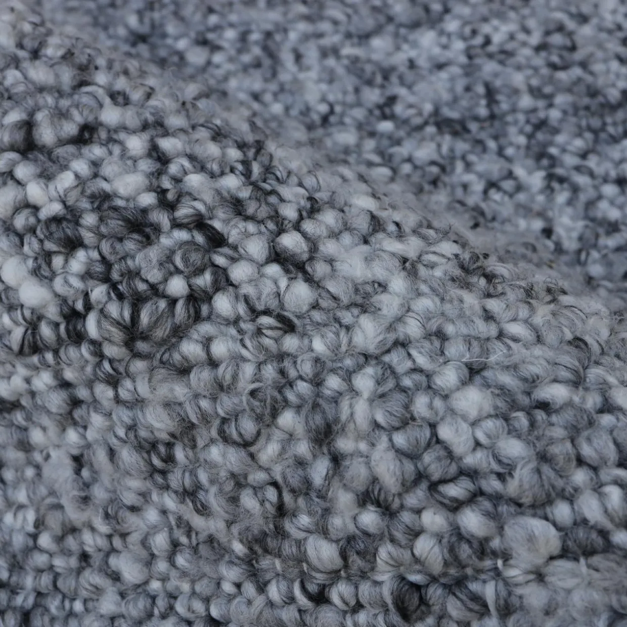 Tapis de salon rectangulaire matière recyclée (140 x 200 cm) Sabana Gris