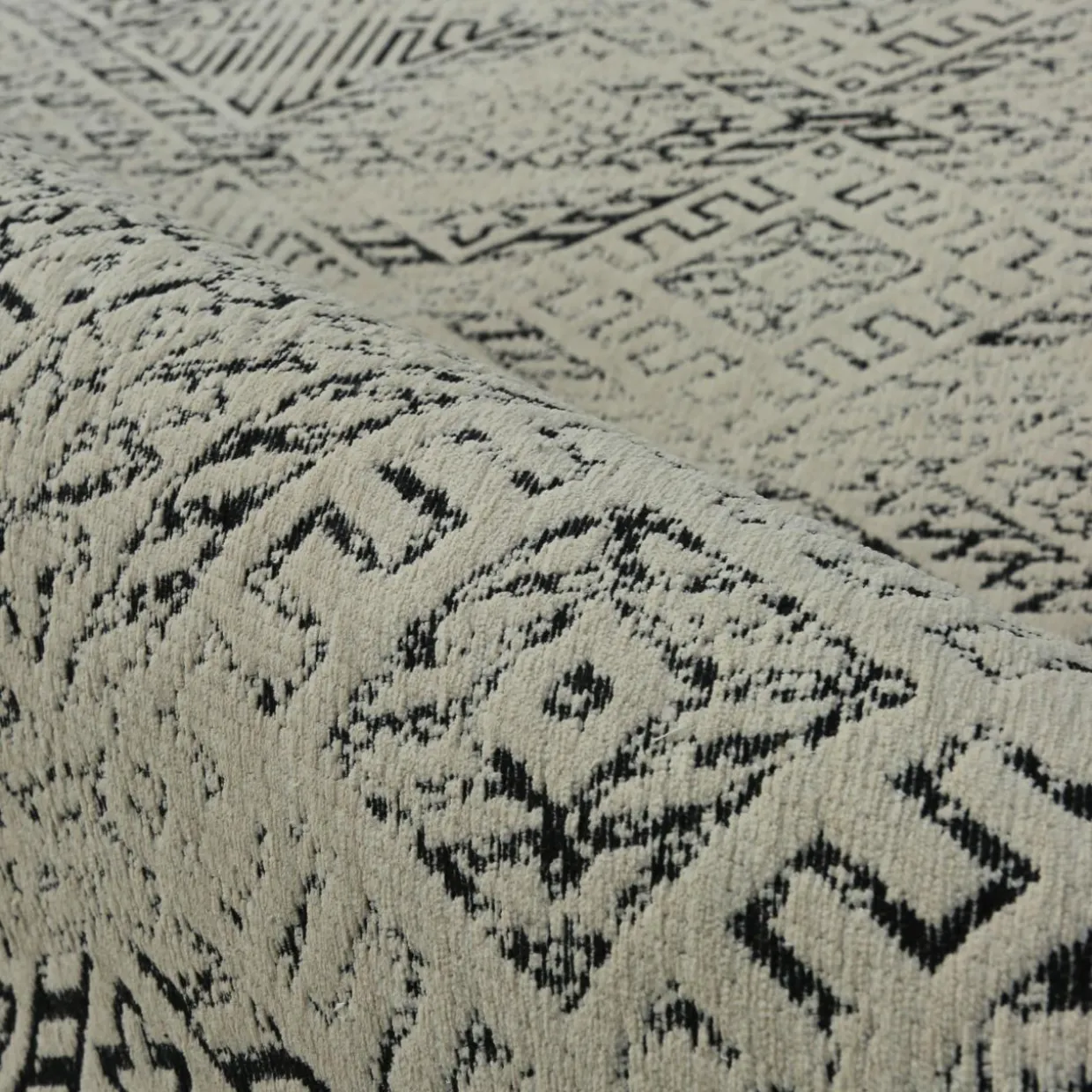 Tapis de salon rectangulaire jacquard (140 x 200 cm) Zahra Noir