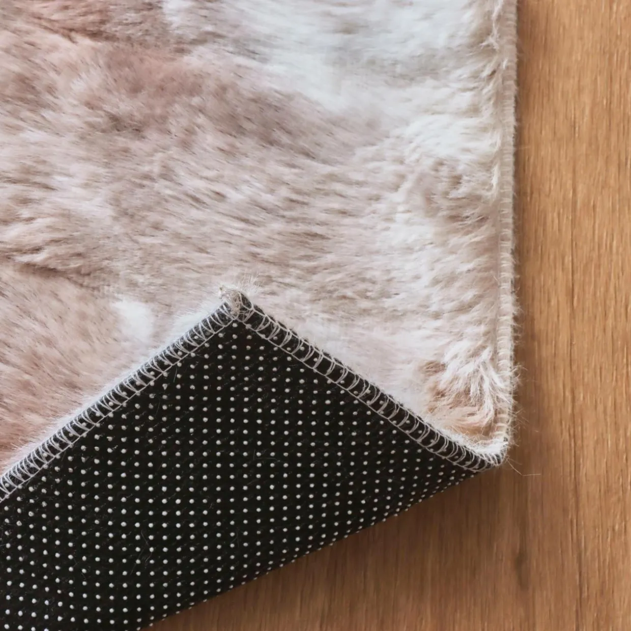 Tapis fausse fourrure (60 x 120 cm) Toronto Taupe