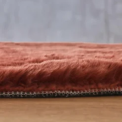 Tapis rectangulaire fausse fourrure (140 x 200 cm) Finn Terracotta