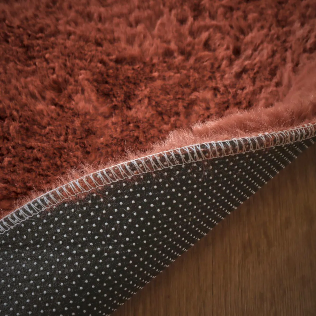 Tapis rond fausse fourrure (80 cm) Finn Terracotta