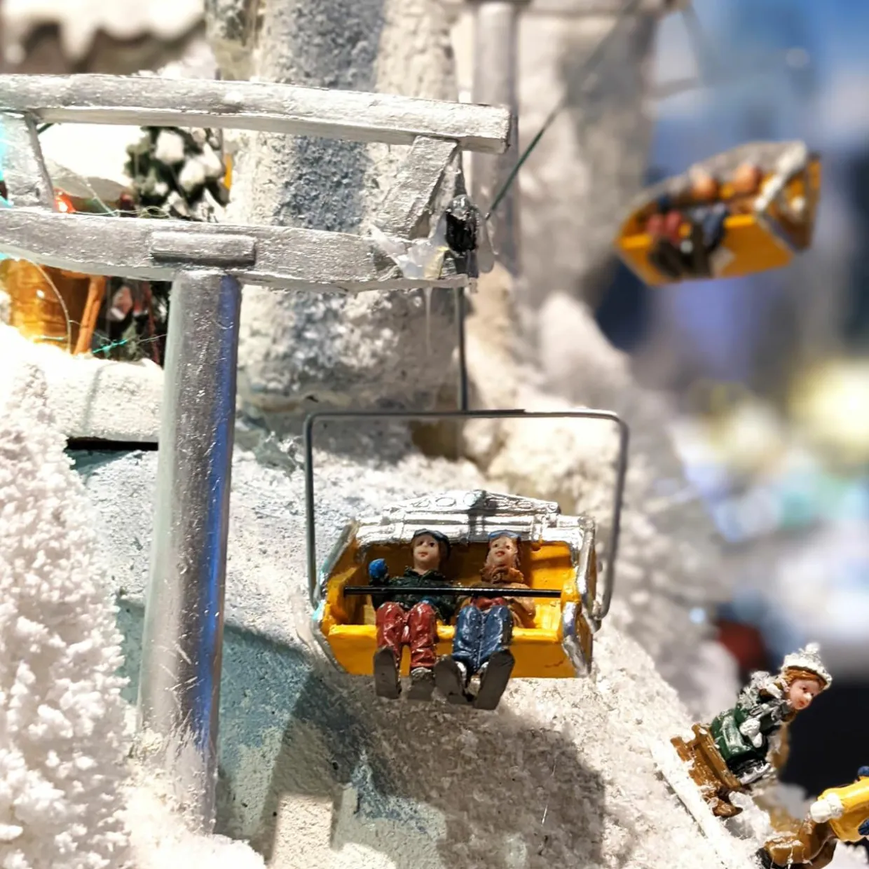 Télésiège et Figurines enfants "Remontée mécanique"