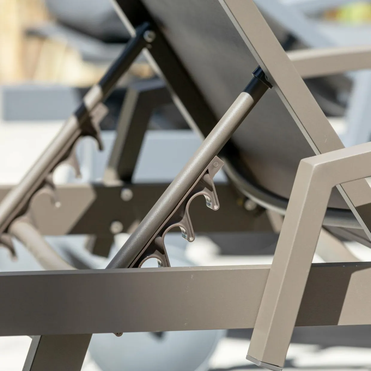 Transat en aluminium Pirae Taupe