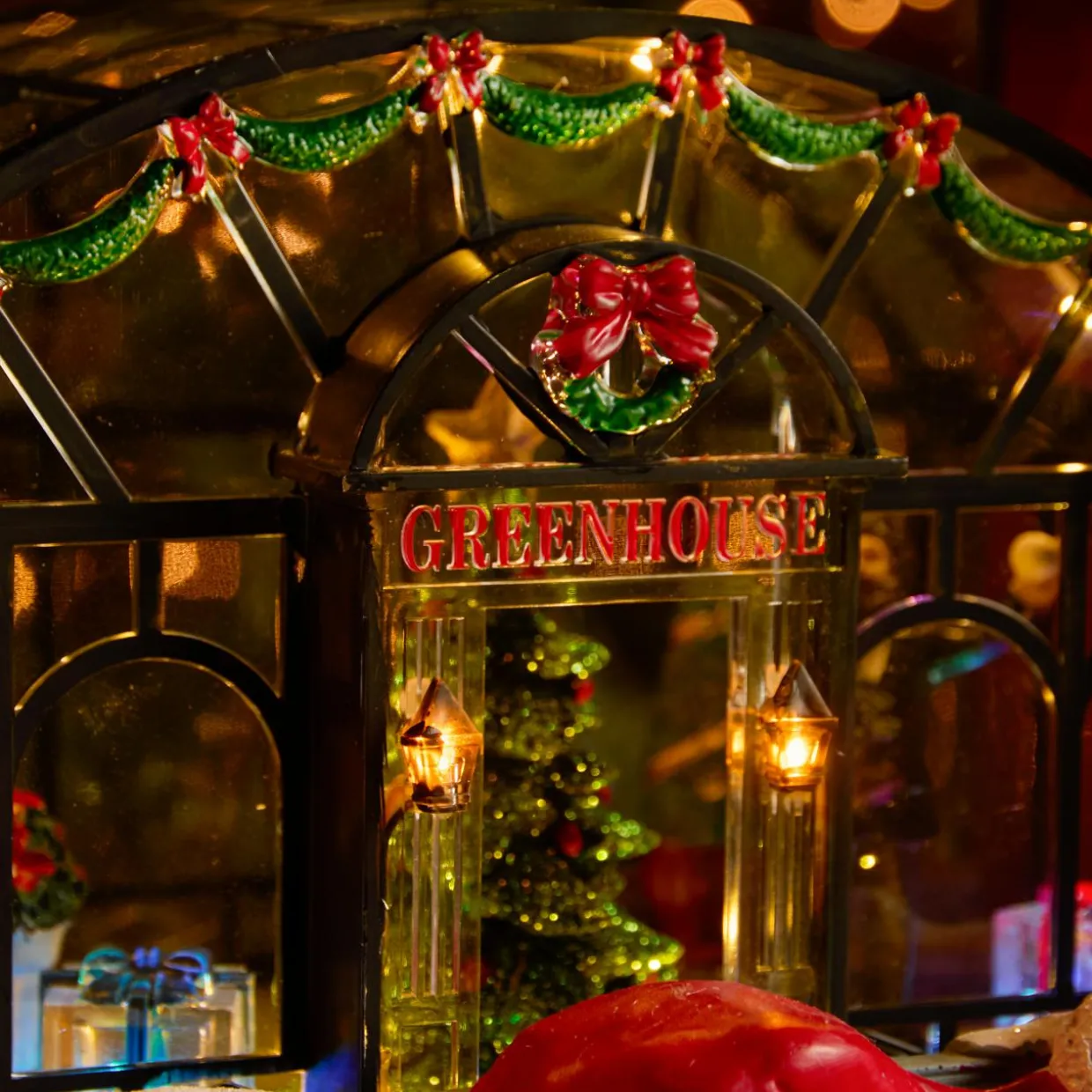 Village de Noël lumineux, animé et musical La fabrique à jouets