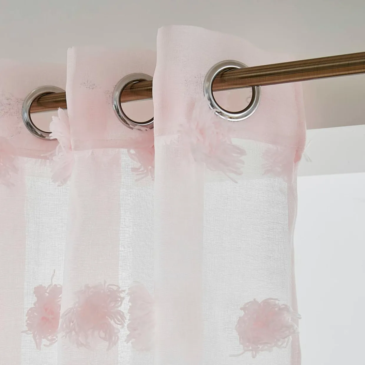 Voilage oeillets pompons (140 x 240 cm) Suzie Rose