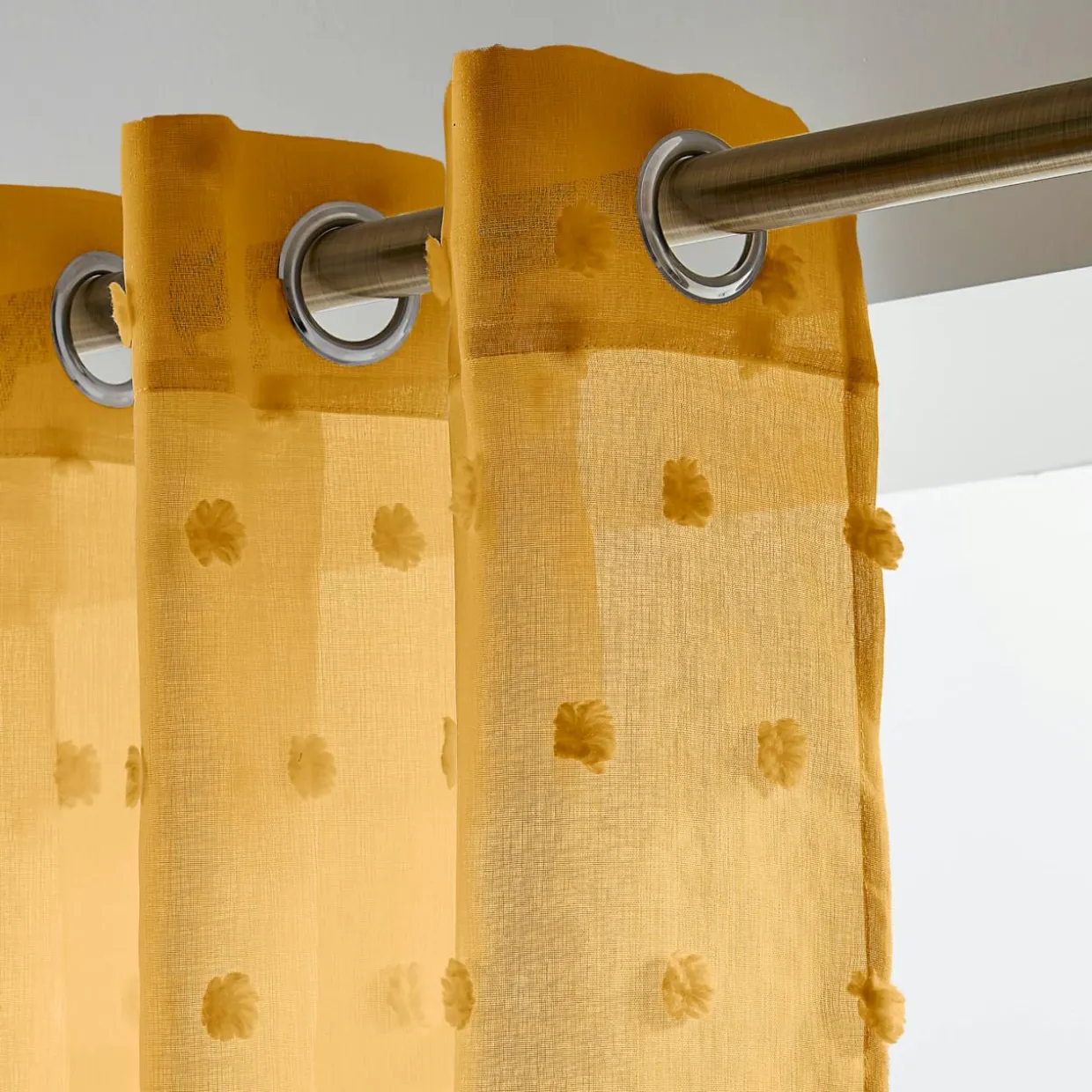 Voilage oeillets pompons (140 x 240 cm) Emie Jaune moutarde