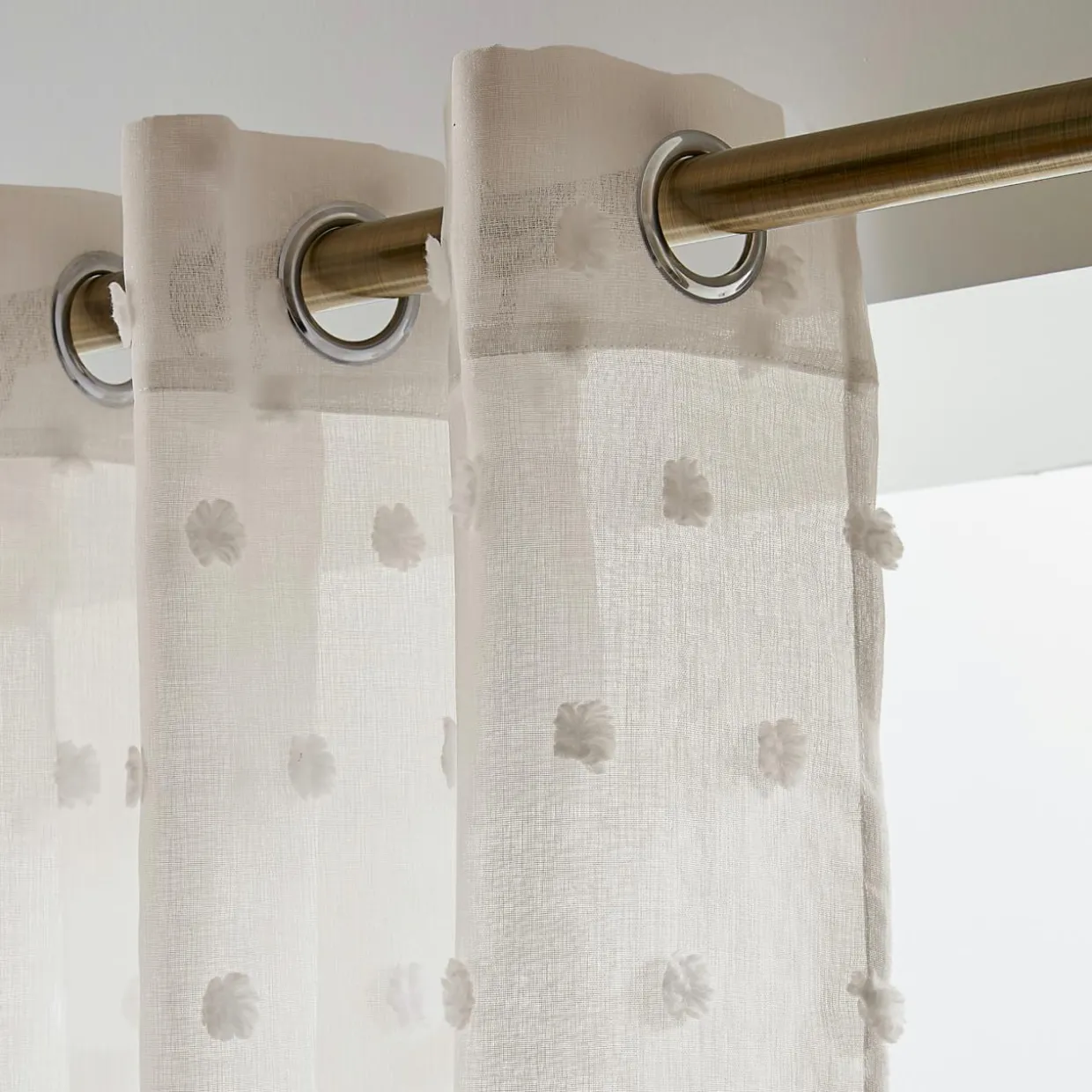 Voilage oeillets pompons (280 x 240 cm) Emie Beige